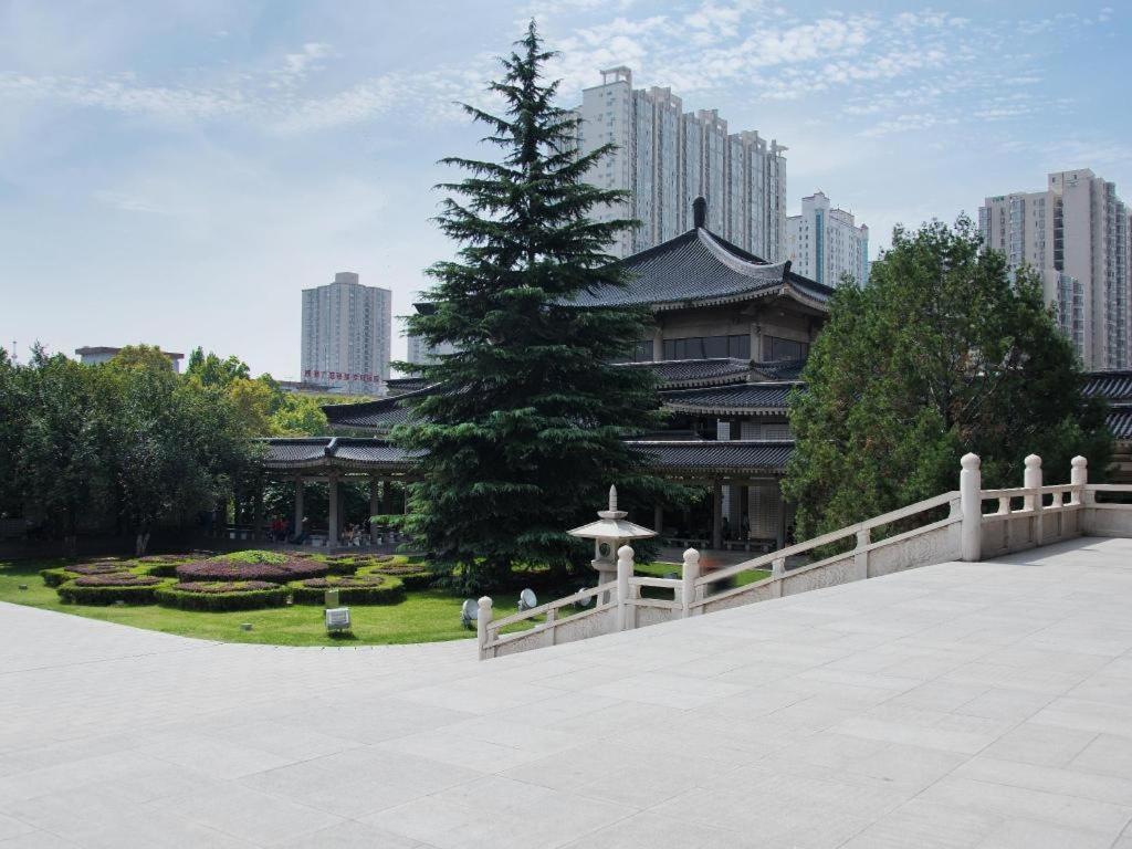Ji Hotel Xi'An Dayanta Exterior foto